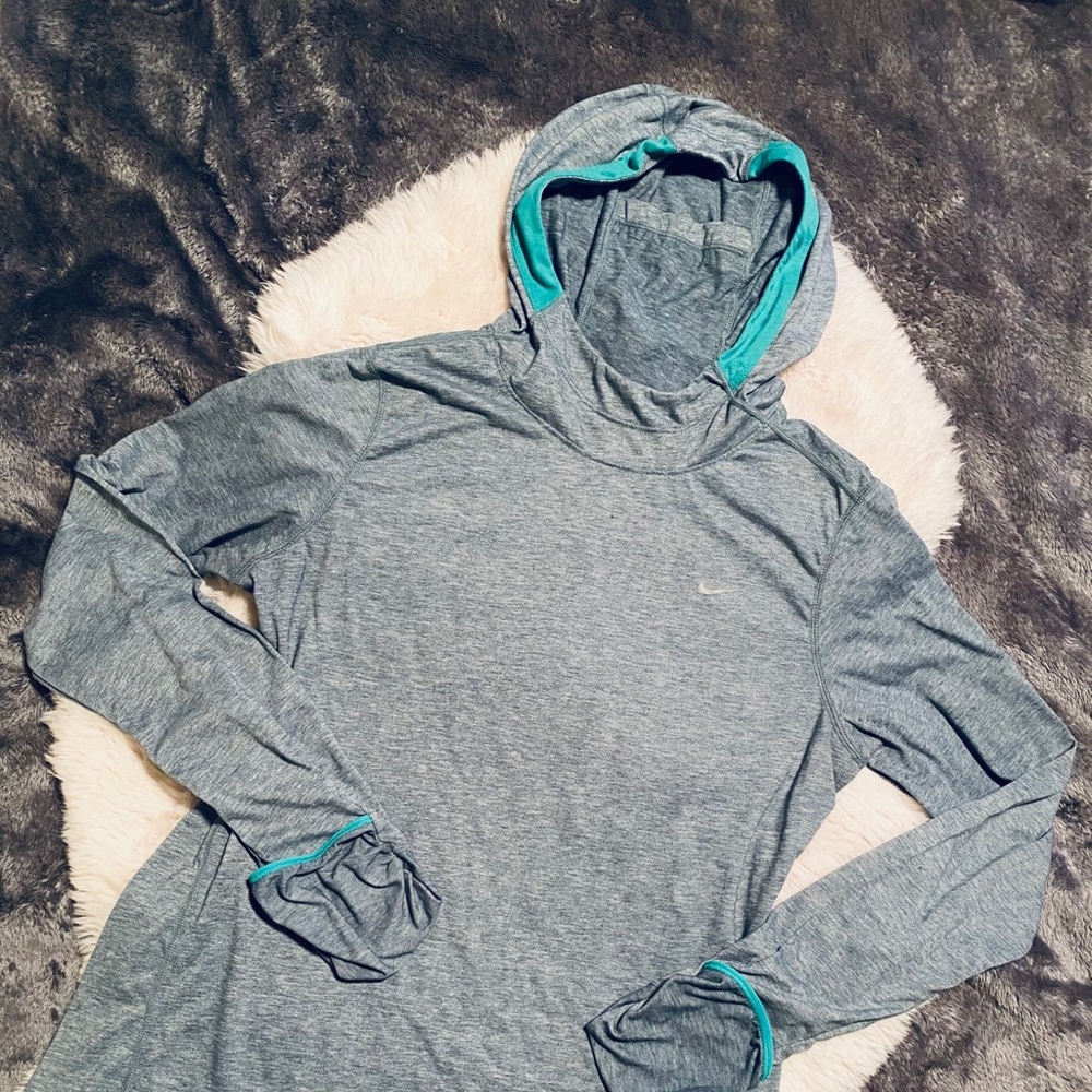 NIKE women’s running top
